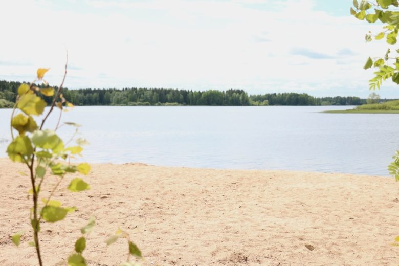Urheilukentän ranta Jämijärvellä